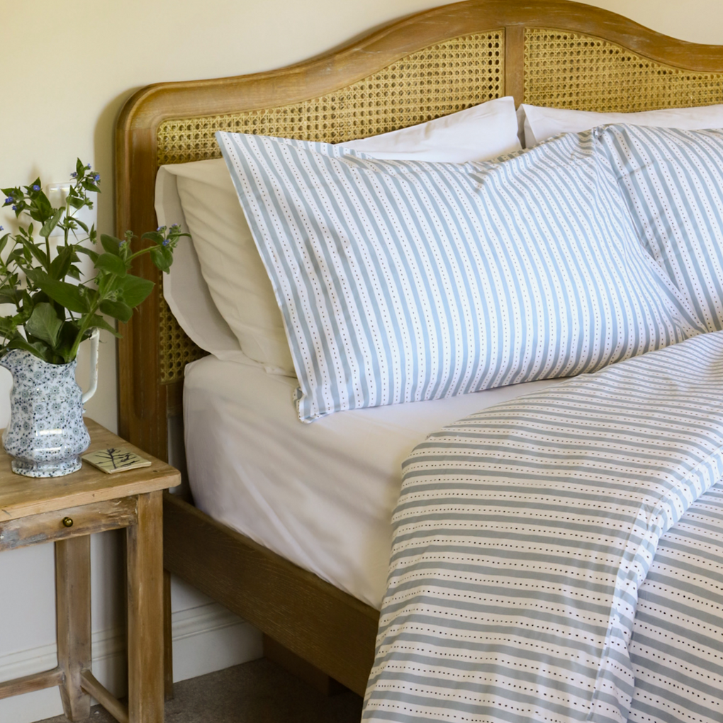 Bedding | Bed Sheet Sets & Luxury Duvet Cover Sets | Linenbundle UK