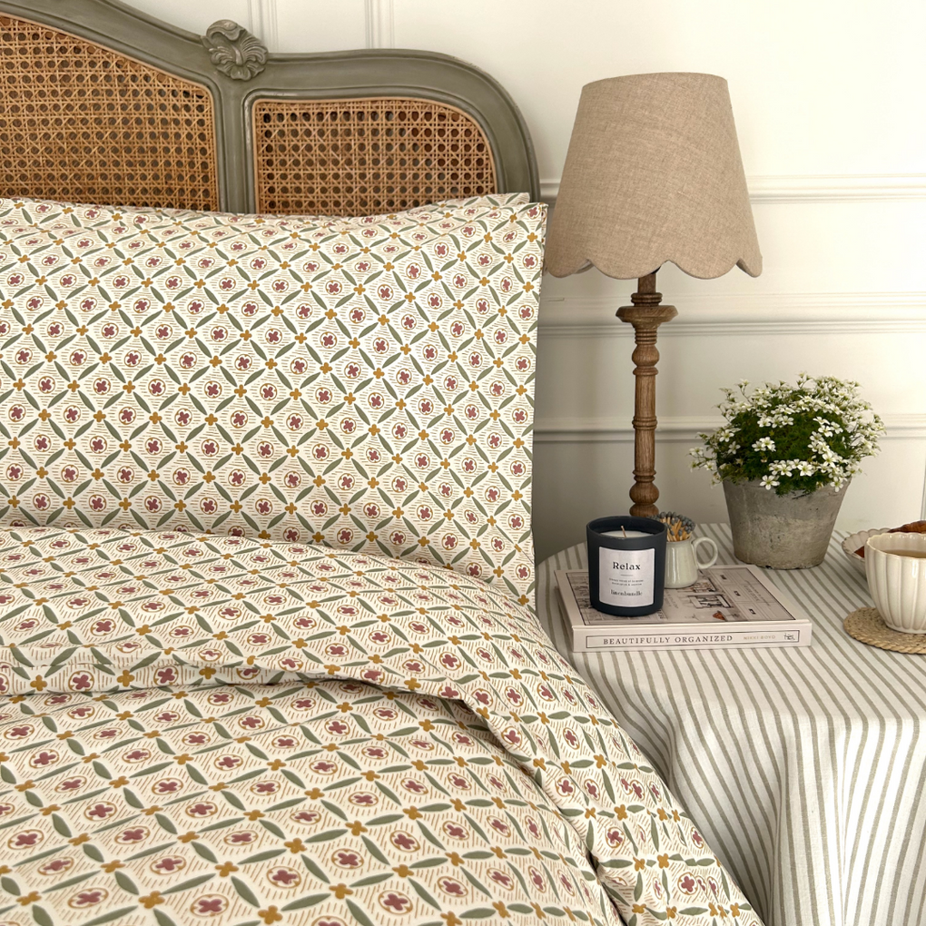 Bedding | Bed Sheet Sets & Luxury Duvet Cover Sets | Linenbundle UK