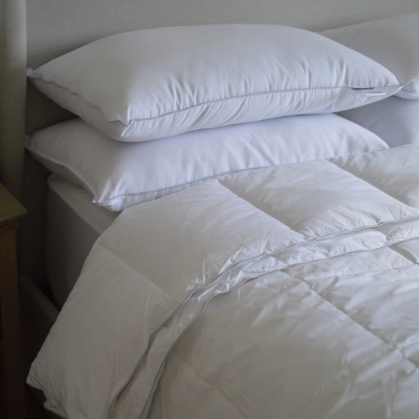 Down-Alternative Snugglemeister Duvet